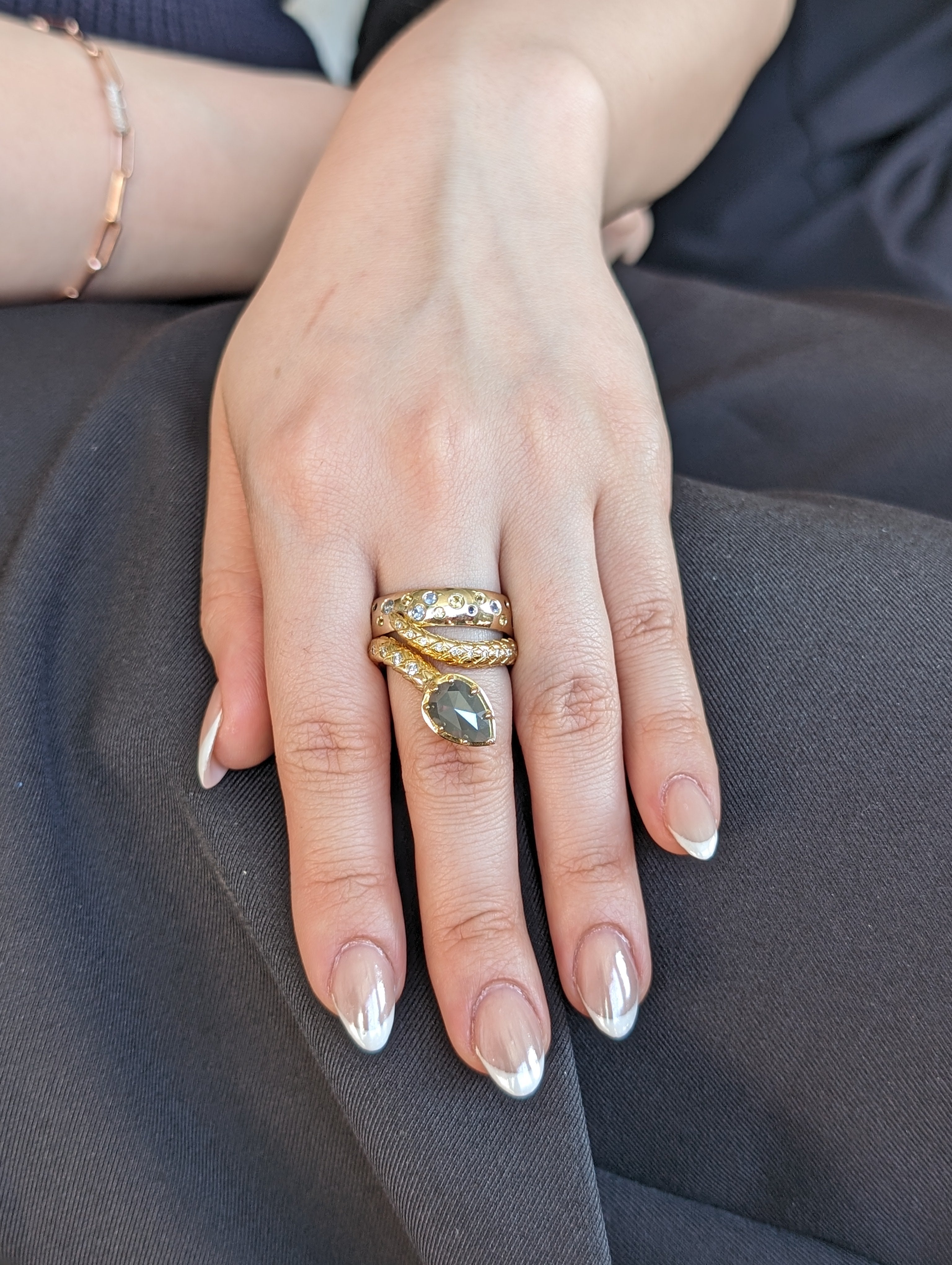 3.45ct Grey & White Diamond Statement Snake Ring set in 18k Yellow Gold - Skyjems Wholesale Gemstones