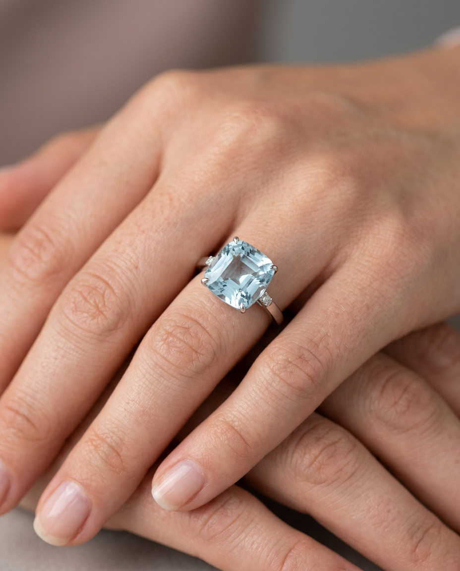 30.48ct cushion cut greenish blue aquamarine, unheated GIA certified — Skyjems