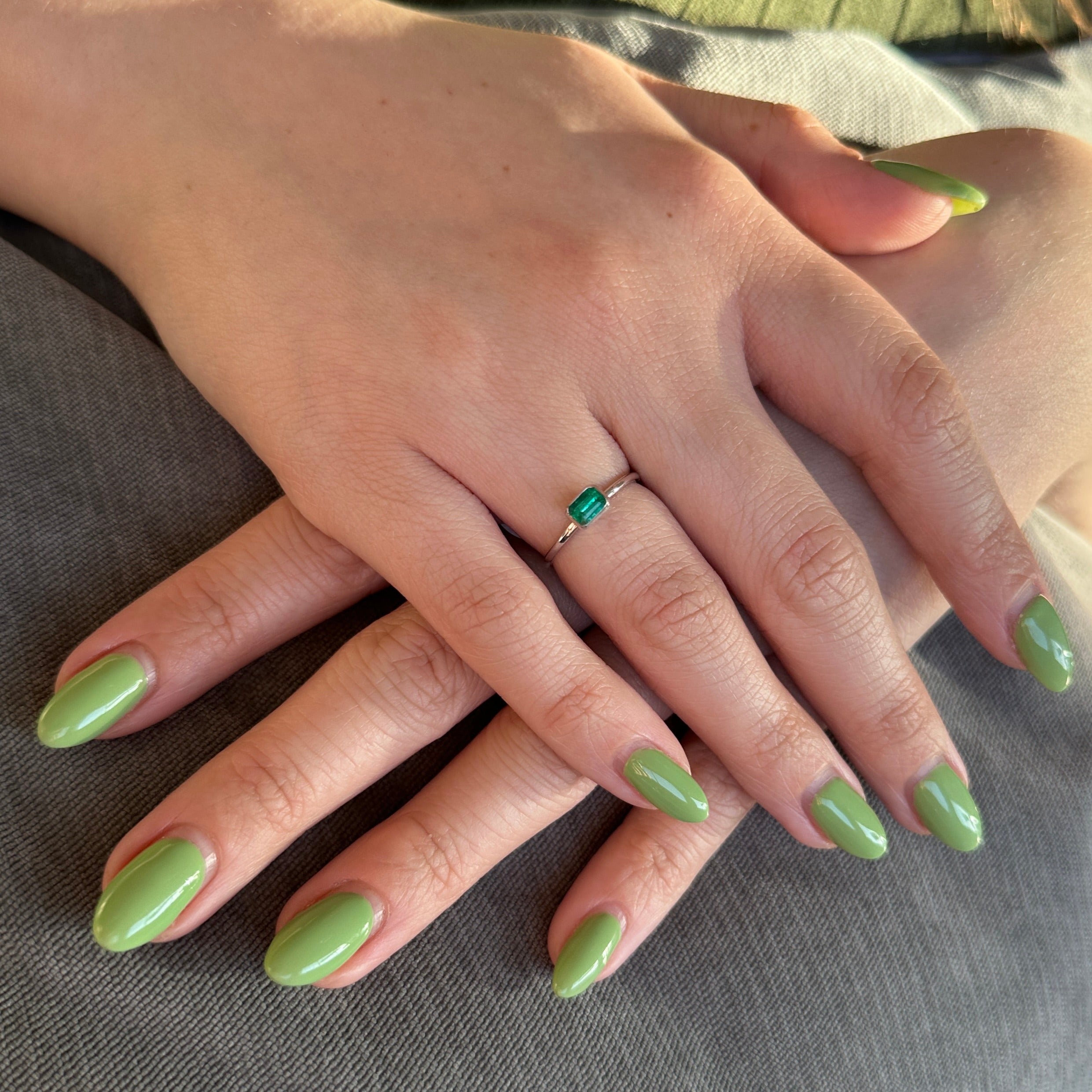 Colombian Emerald Stacker Ring set in 10kt White Gold - Skyjems Wholesale Gemstones