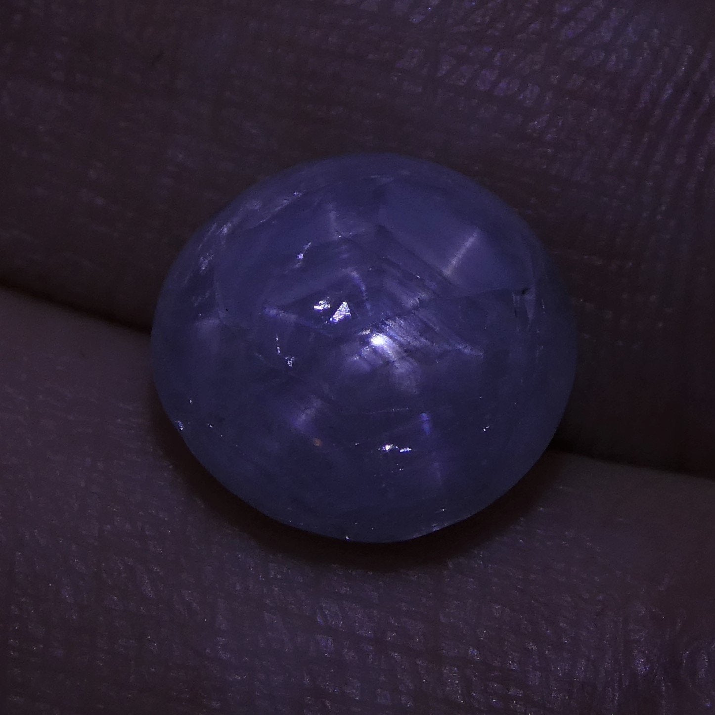 SkyJems 4.48 ct Blue Ceylon Star Sapphire - Unheated Round Cabochon with Asterism from Sri Lanka