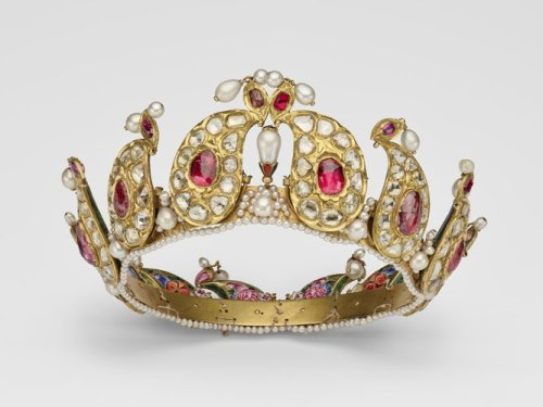 Famous Ruby Jewellery, Part 3: Tiaras of English Monarchs