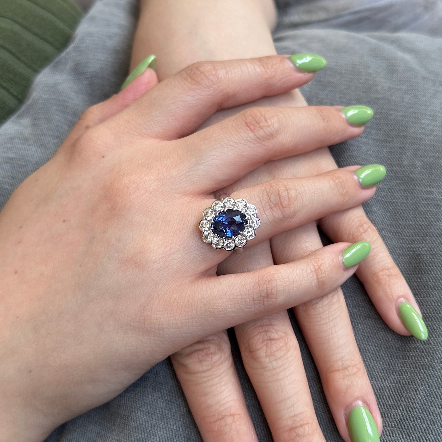 4.64ct GIA-Certified Color-Change Sapphire & Diamond Cocktail/Statement/Engagement Ring - Skyjems Wholesale Gemstones