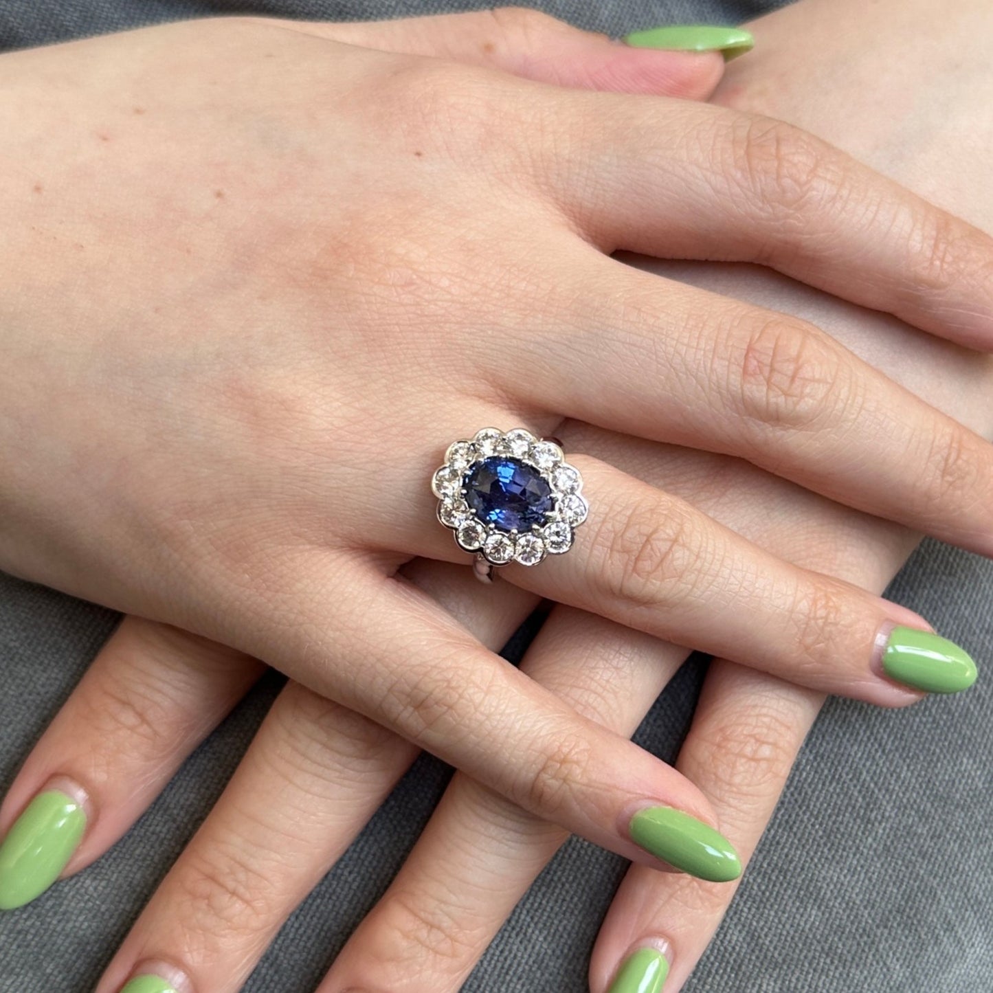 4.64ct GIA-Certified Color-Change Sapphire & Diamond Cocktail/Statement/Engagement Ring - Skyjems Wholesale Gemstones