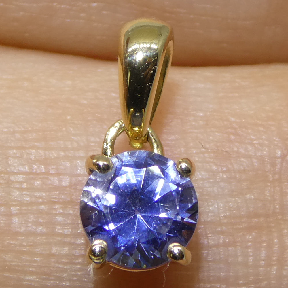 0.61ct Round Blue Sapphire Pendant set in 14k Yellow Gold - Skyjems Wholesale Gemstones