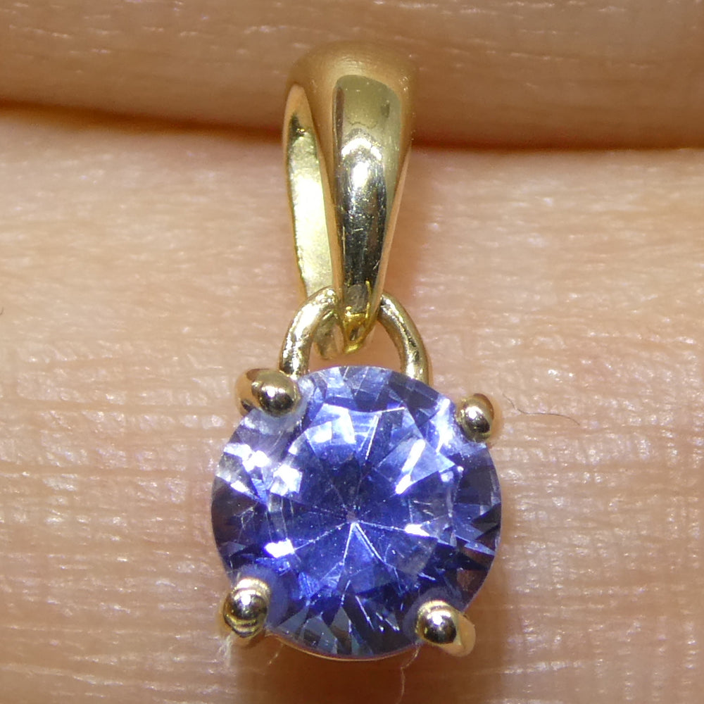 0.61ct Round Blue Sapphire Pendant set in 14k Yellow Gold - Skyjems Wholesale Gemstones