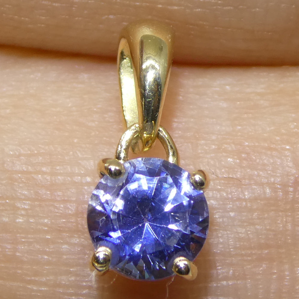 0.61ct Round Blue Sapphire Pendant set in 14k Yellow Gold - Skyjems Wholesale Gemstones