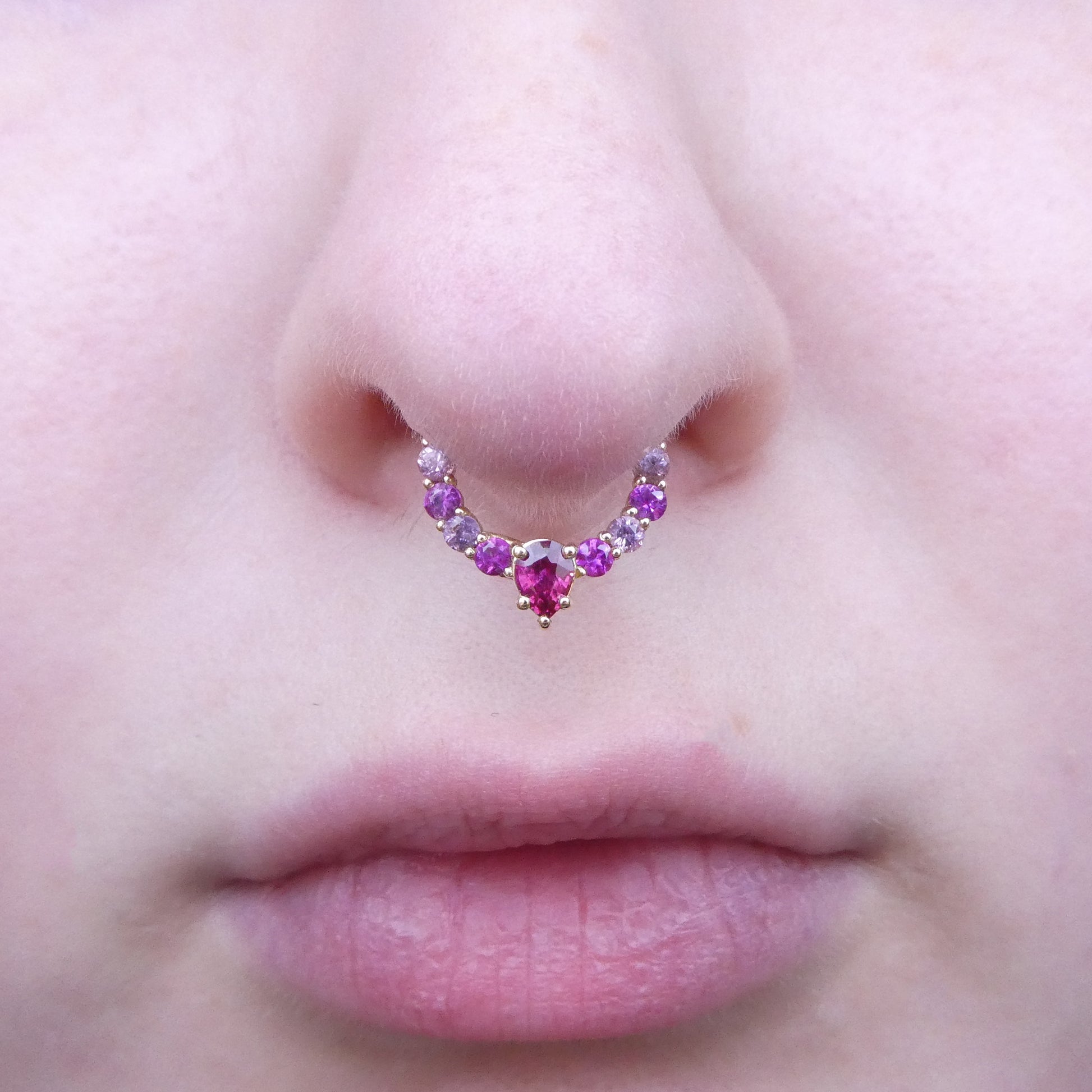 0.85ct Round Ruby and Pink Sapphire Hinged Septum Clicker Ring set in 14k Yellow Gold - Skyjems Wholesale Gemstones