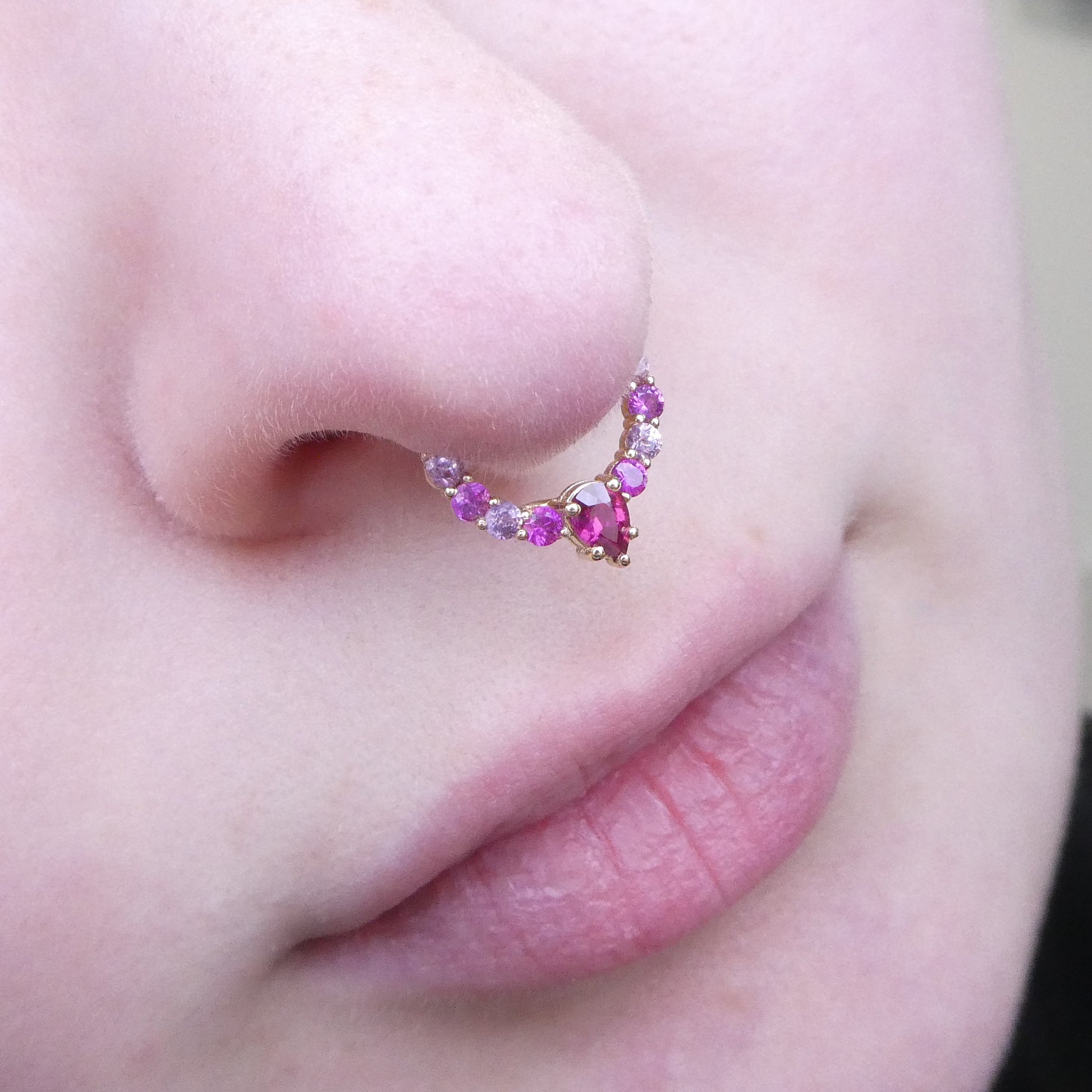 0.85ct Round Ruby and Pink Sapphire Hinged Septum Clicker Ring set in 14k Yellow Gold - Skyjems Wholesale Gemstones