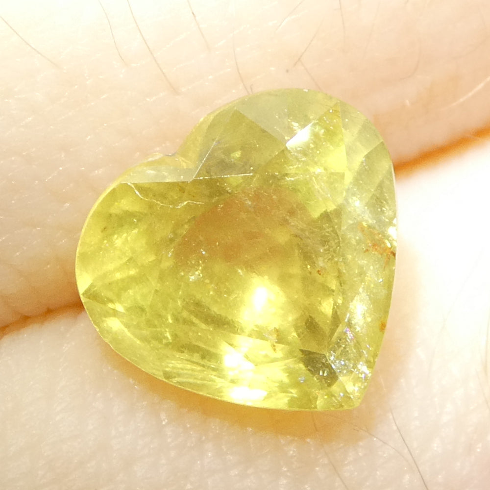 3.99ct Heart Yellow Sapphire from Tanzania, Unheated - Skyjems Wholesale Gemstones