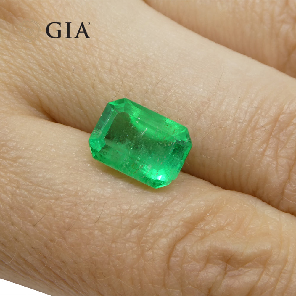 3.3ct Octagonal/Emerald Green Emerald GIA Certified Colombia - Skyjems Wholesale Gemstones