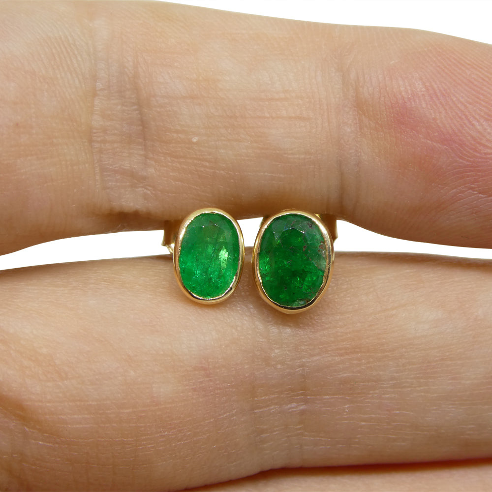 0.98ct Colombian Emerald Stud Earrings set in 14k Yellow Gold - Skyjems Wholesale Gemstones