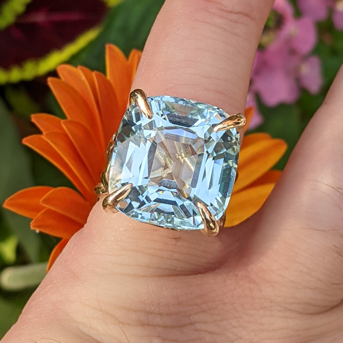 30.78ct Aquamarine and Diamond Vine Ring set in 14k Yellow Gold - Skyjems Wholesale Gemstones