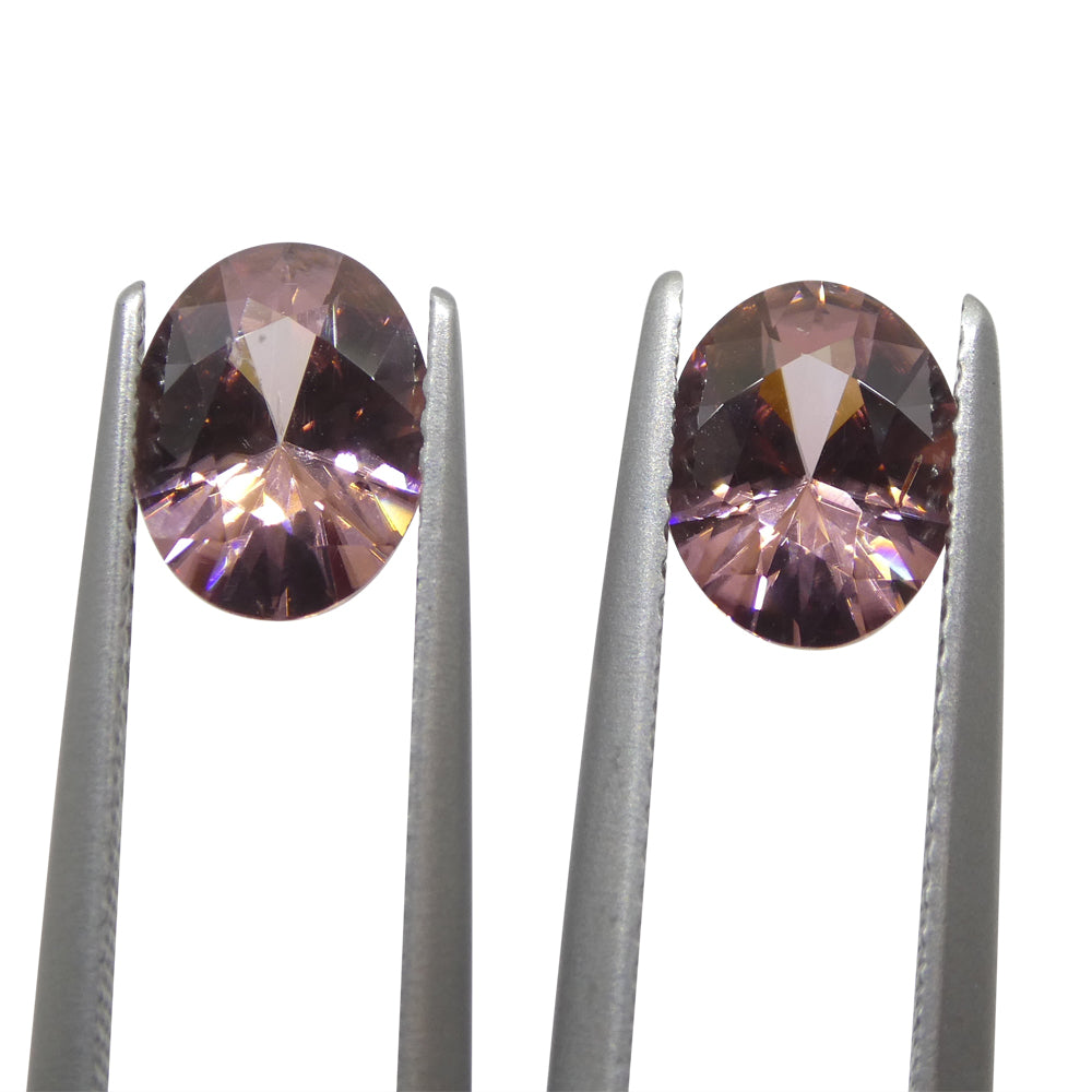 Zircon 3.73 cts 8.53 x 6.55 x 3.93 mm/ 8.60 x 6.56 x 3.95 Oval Pink  $940